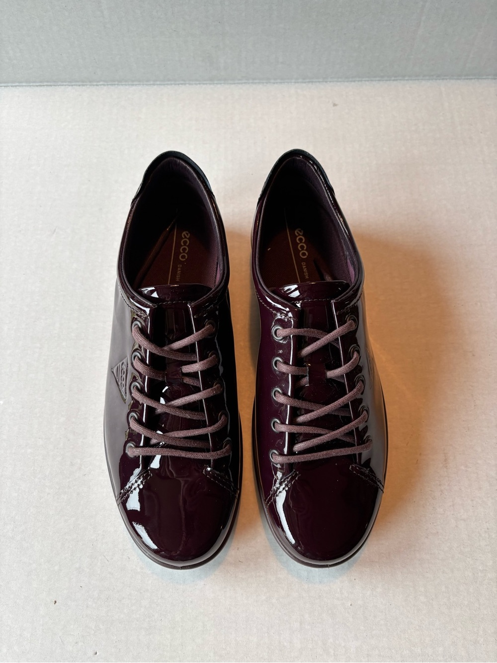 ECCO Soft 2.0 Women’s Burgundy Patent Leather Sneakers